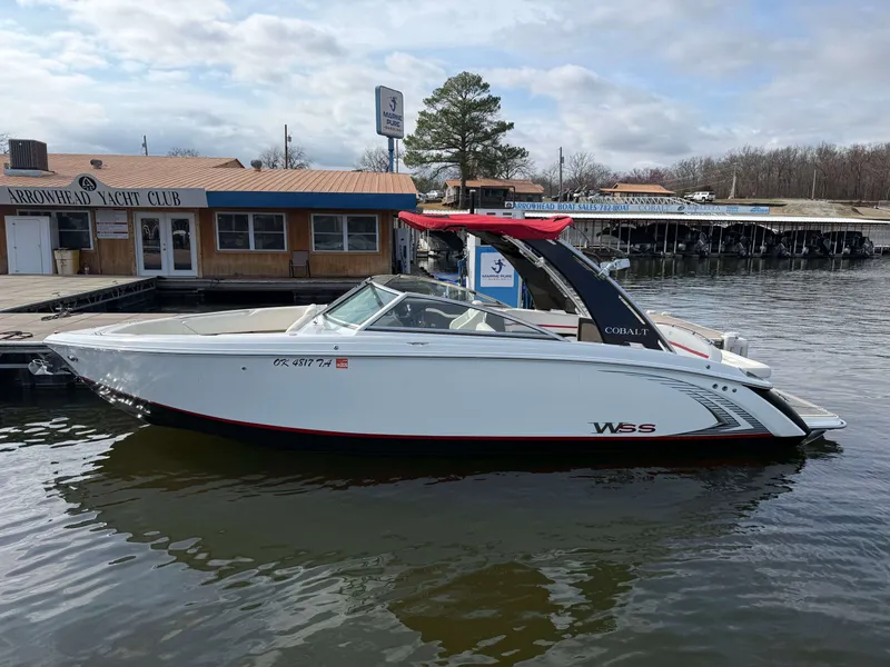 Slide: The Image of Cobalt R7 Surf 2018 - 8