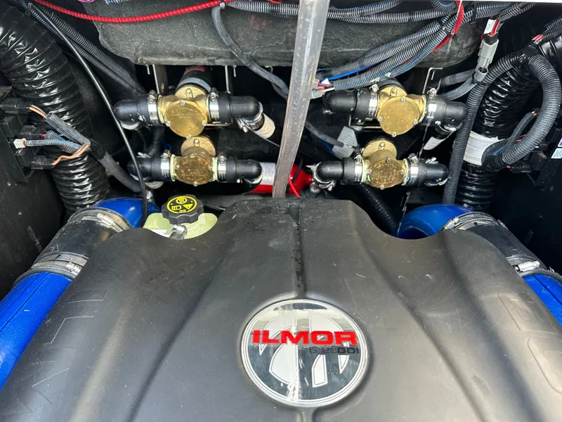 Slide: The Image of MasterCraft XStar 2020 - 10