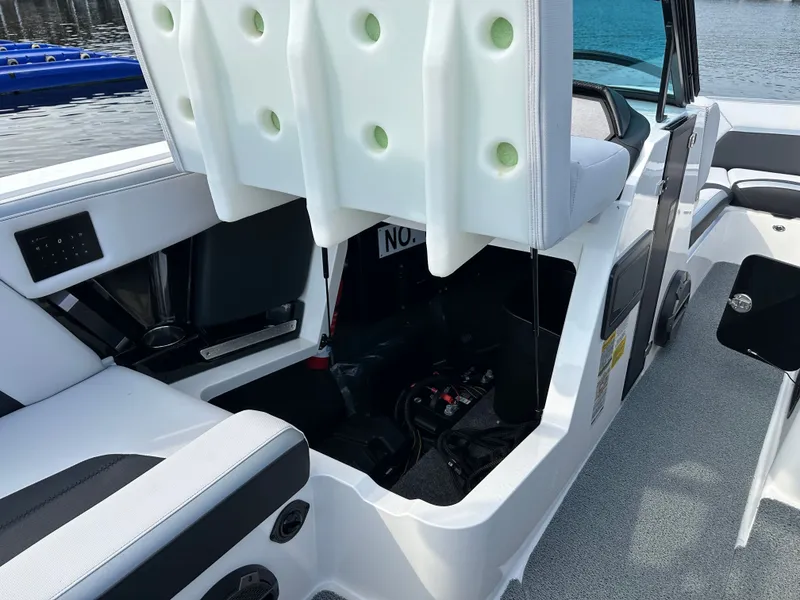 Slide: The Image of MasterCraft XStar 2020 - 13