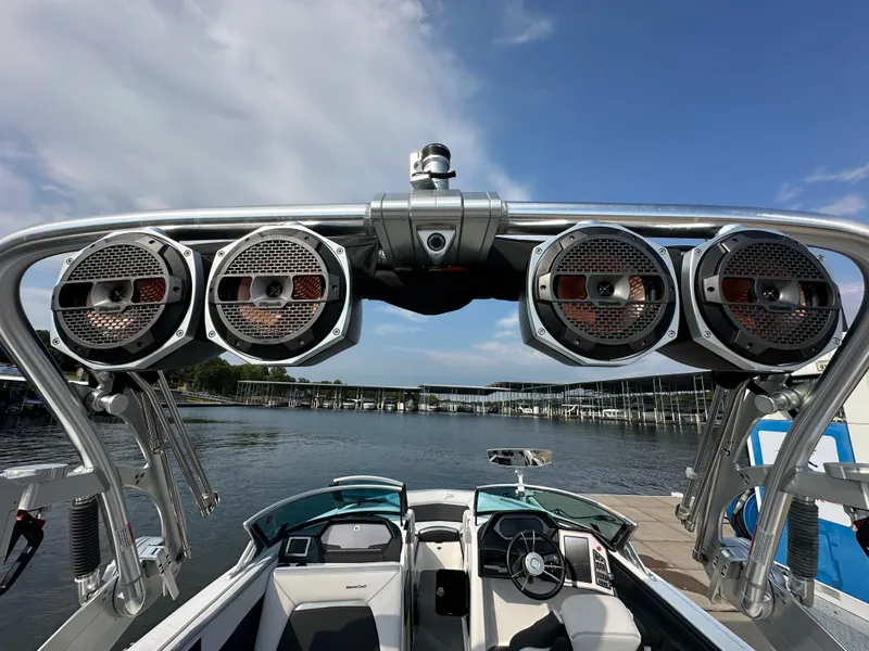 Slide: The Image of MasterCraft XStar 2020 - 24