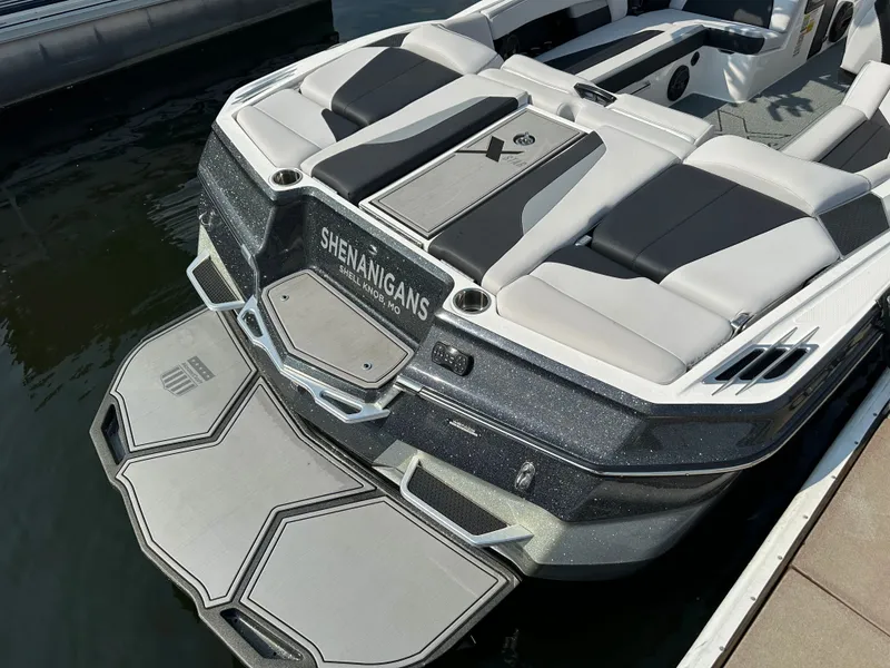 Slide: The Image of MasterCraft XStar 2020 - 5
