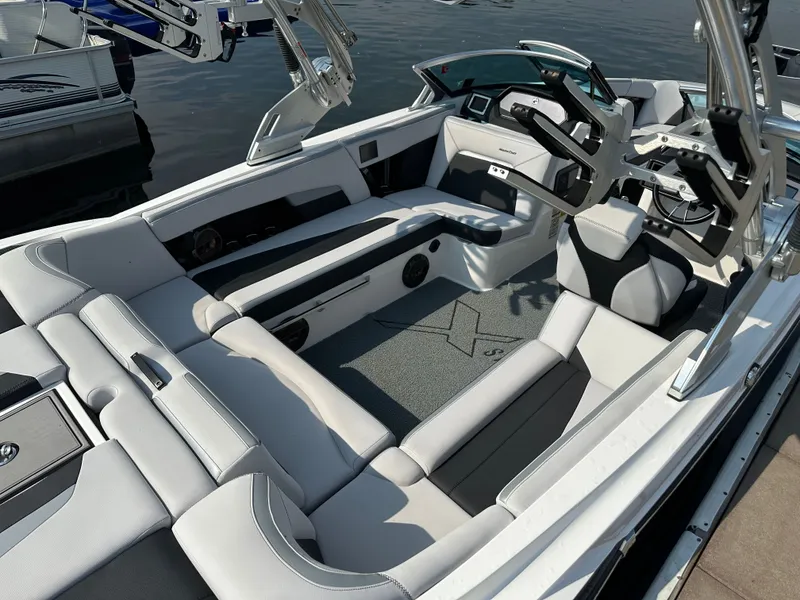Slide: The Image of MasterCraft XStar 2020 - 6