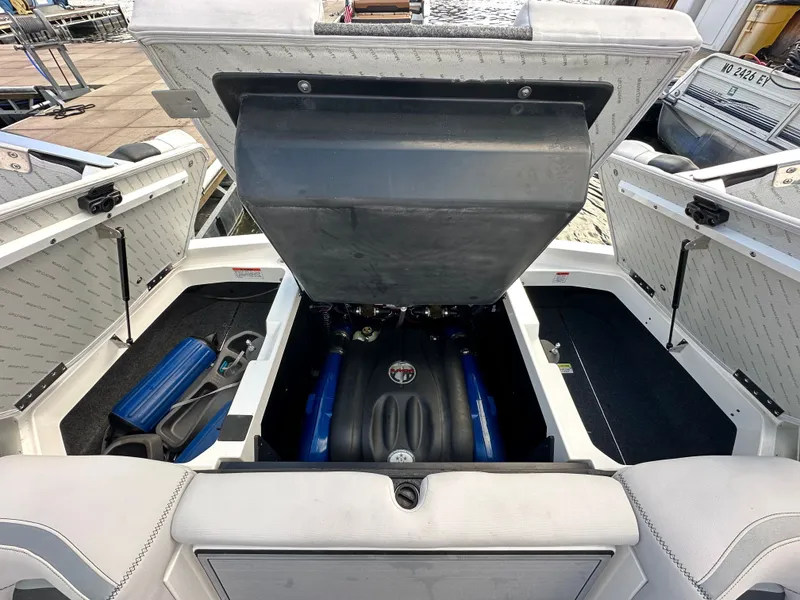 Slide: The Image of MasterCraft XStar 2020 - 9
