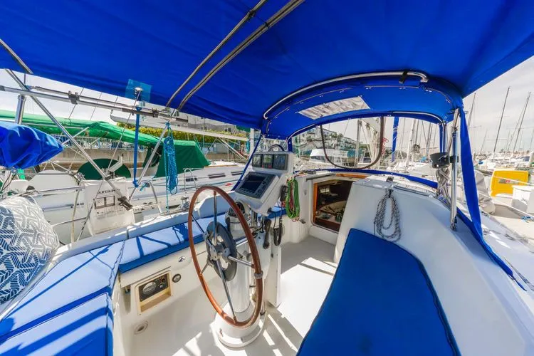 Slide: The Image of 2006 Beneteau 343 - Image 10 - 10