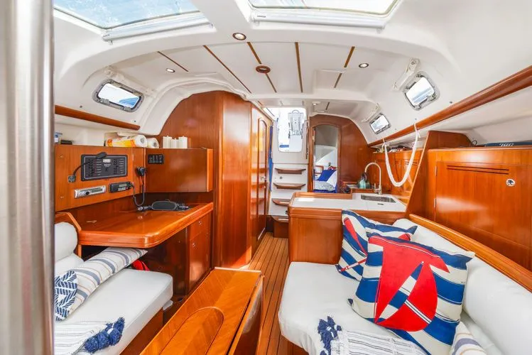 Slide: The Image of 2006 Beneteau 343 - Image 25 - 25