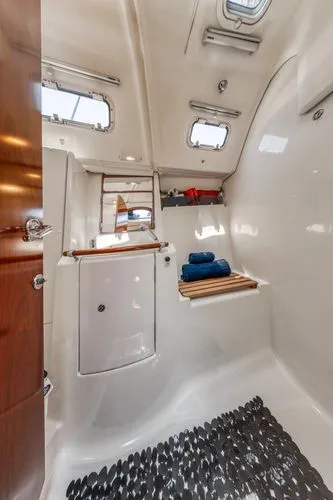 Slide: The Image of 2006 Beneteau 343 - Image 28 - 28