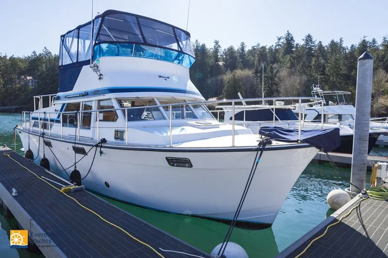 The Image of Tollycraft 40 Tri-Cabin Motor Yacht 1972 - undefined