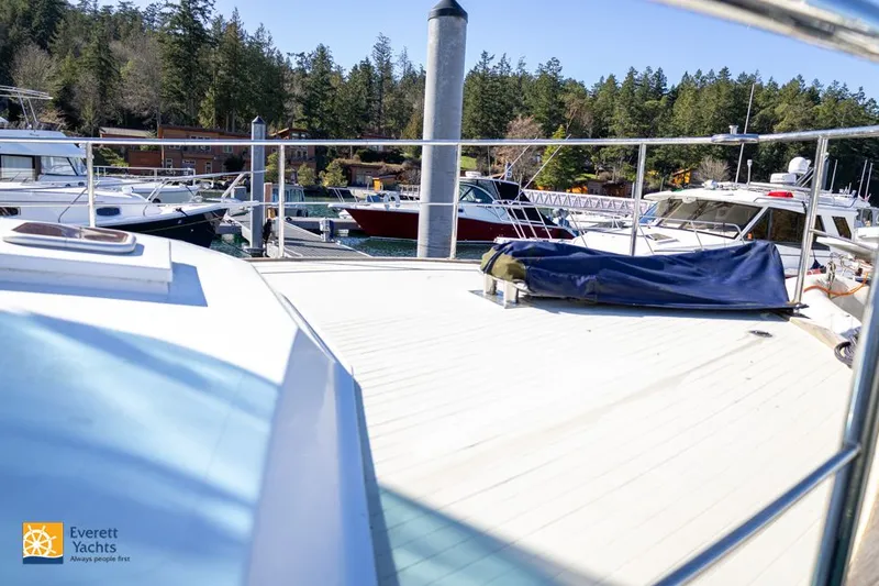 Slide: The Image of Tollycraft 40 Tri-Cabin Motor Yacht 1972 - 11