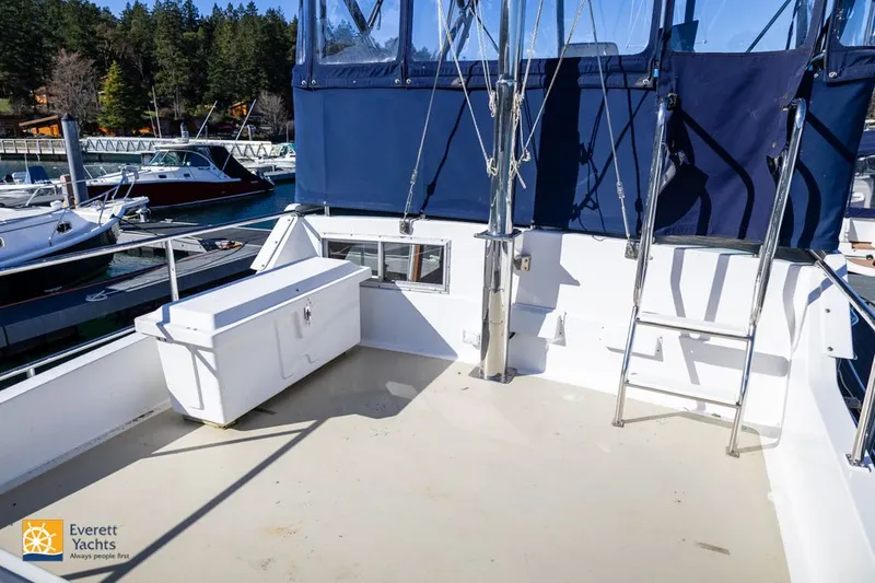 Slide: The Image of Tollycraft 40 Tri-Cabin Motor Yacht 1972 - 20