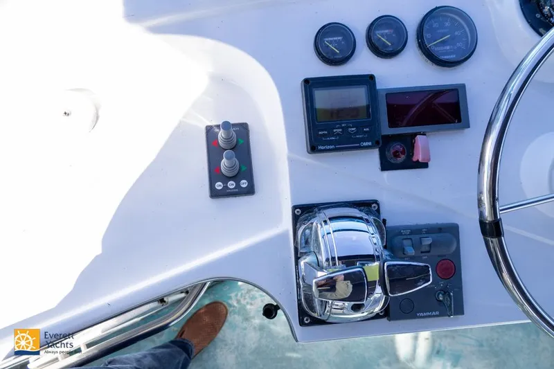 Slide: The Image of Tollycraft 40 Tri-Cabin Motor Yacht 1972 - 26