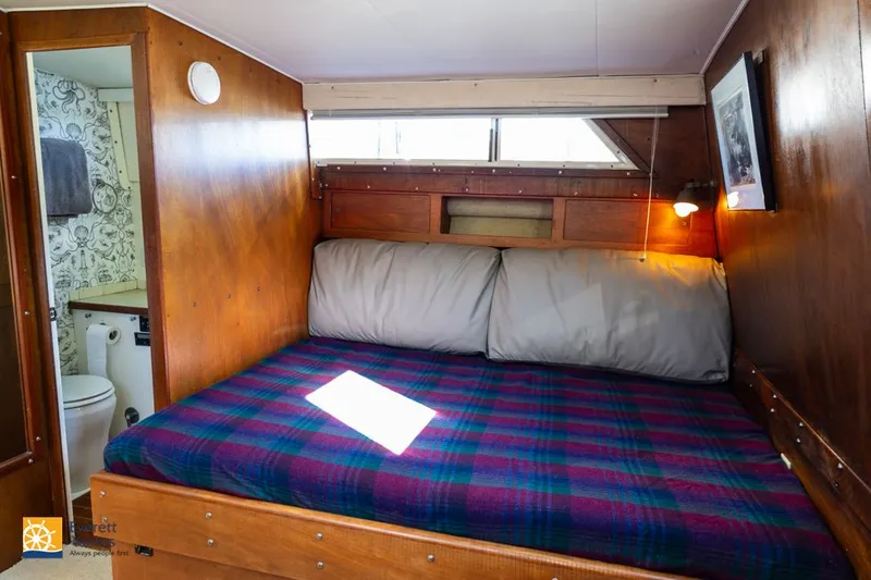 Slide: The Image of Tollycraft 40 Tri-Cabin Motor Yacht 1972 - 41