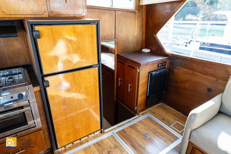 Slide: The Image of Tollycraft 40 Tri-Cabin Motor Yacht 1972 - 46