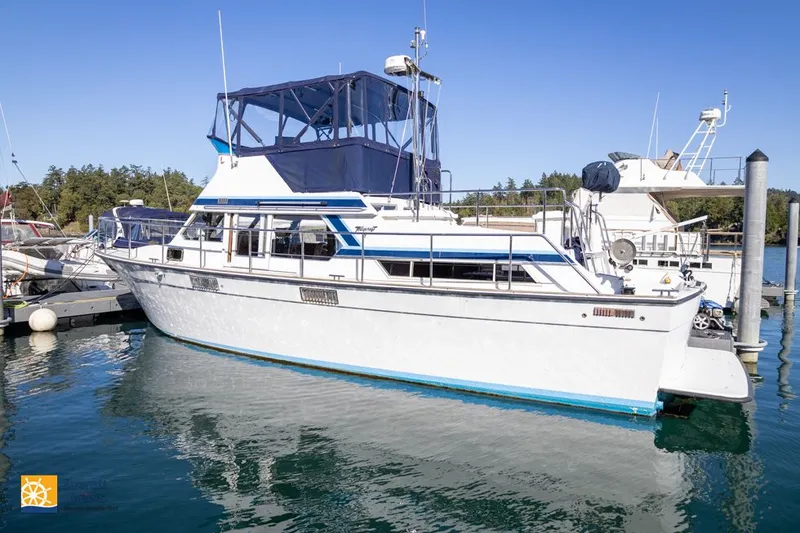 Slide: The Image of Tollycraft 40 Tri-Cabin Motor Yacht 1972 - 5