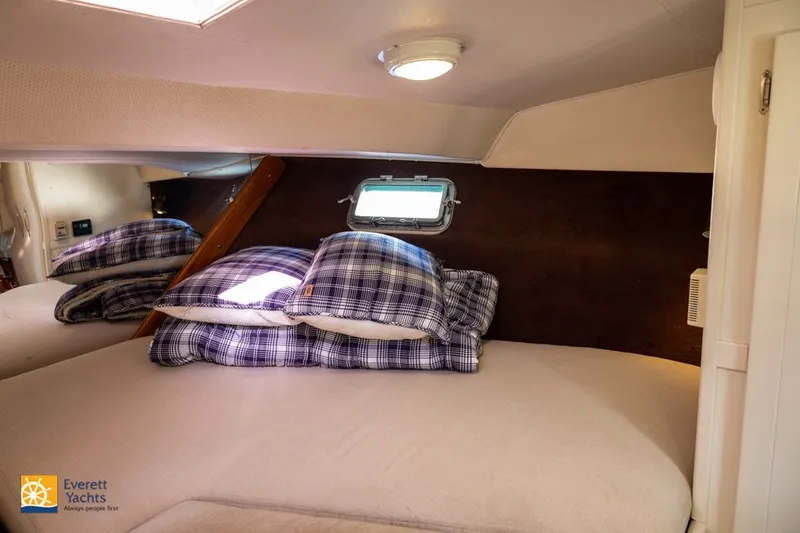 Slide: The Image of Tollycraft 40 Tri-Cabin Motor Yacht 1972 - 62