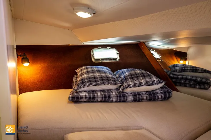 Slide: The Image of Tollycraft 40 Tri-Cabin Motor Yacht 1972 - 64