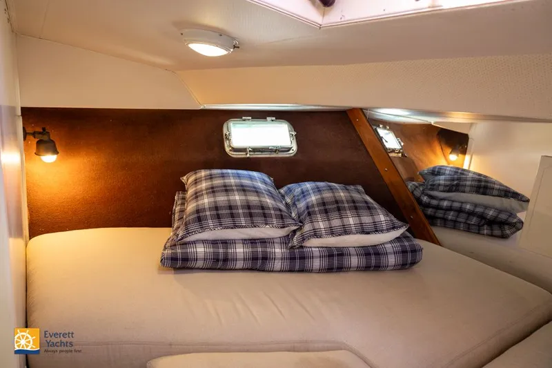 Slide: The Image of Tollycraft 40 Tri-Cabin Motor Yacht 1972 - 65