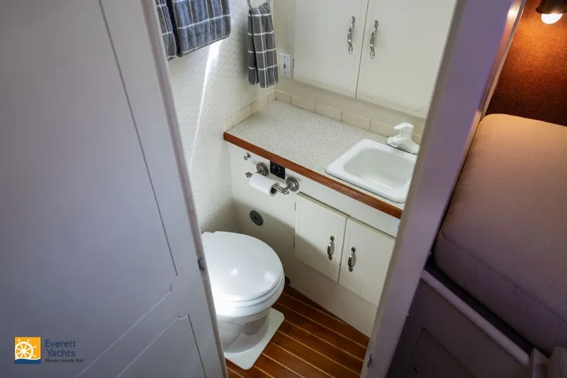 Slide: The Image of Tollycraft 40 Tri-Cabin Motor Yacht 1972 - 67