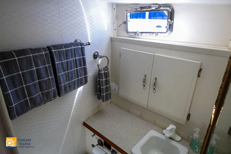 Slide: The Image of Tollycraft 40 Tri-Cabin Motor Yacht 1972 - 68