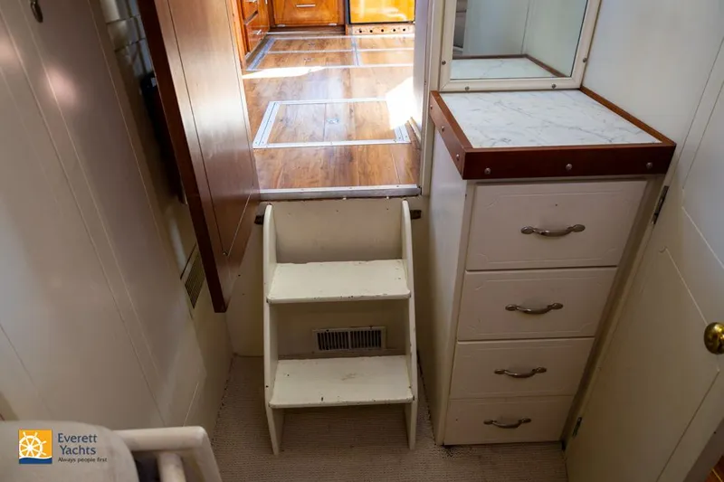 Slide: The Image of Tollycraft 40 Tri-Cabin Motor Yacht 1972 - 71