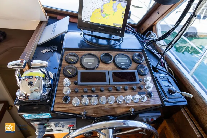 Slide: The Image of Tollycraft Tri-cabin 1972 - 60