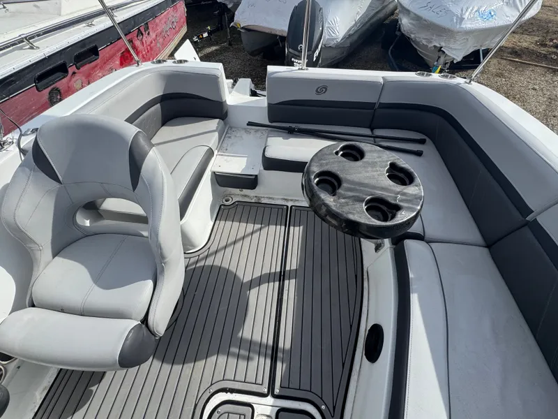 Slide: The Image of Hurricane SunDeck Sport 192 RLOB 2018 - 10