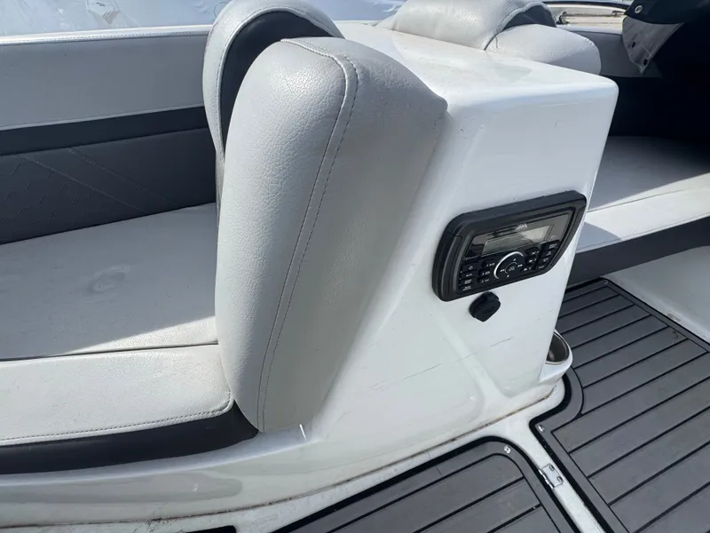 Slide: The Image of Hurricane SunDeck Sport 192 RLOB 2018 - 14
