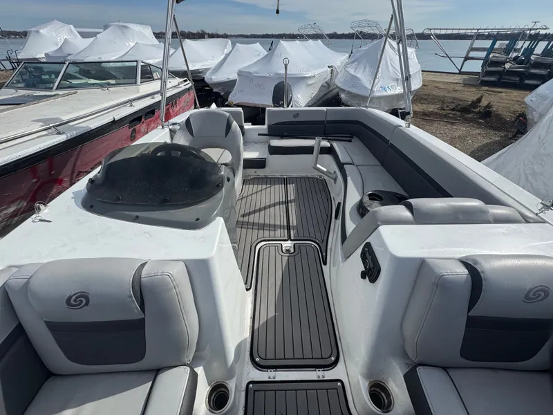 Slide: The Image of Hurricane SunDeck Sport 192 RLOB 2018 - 6
