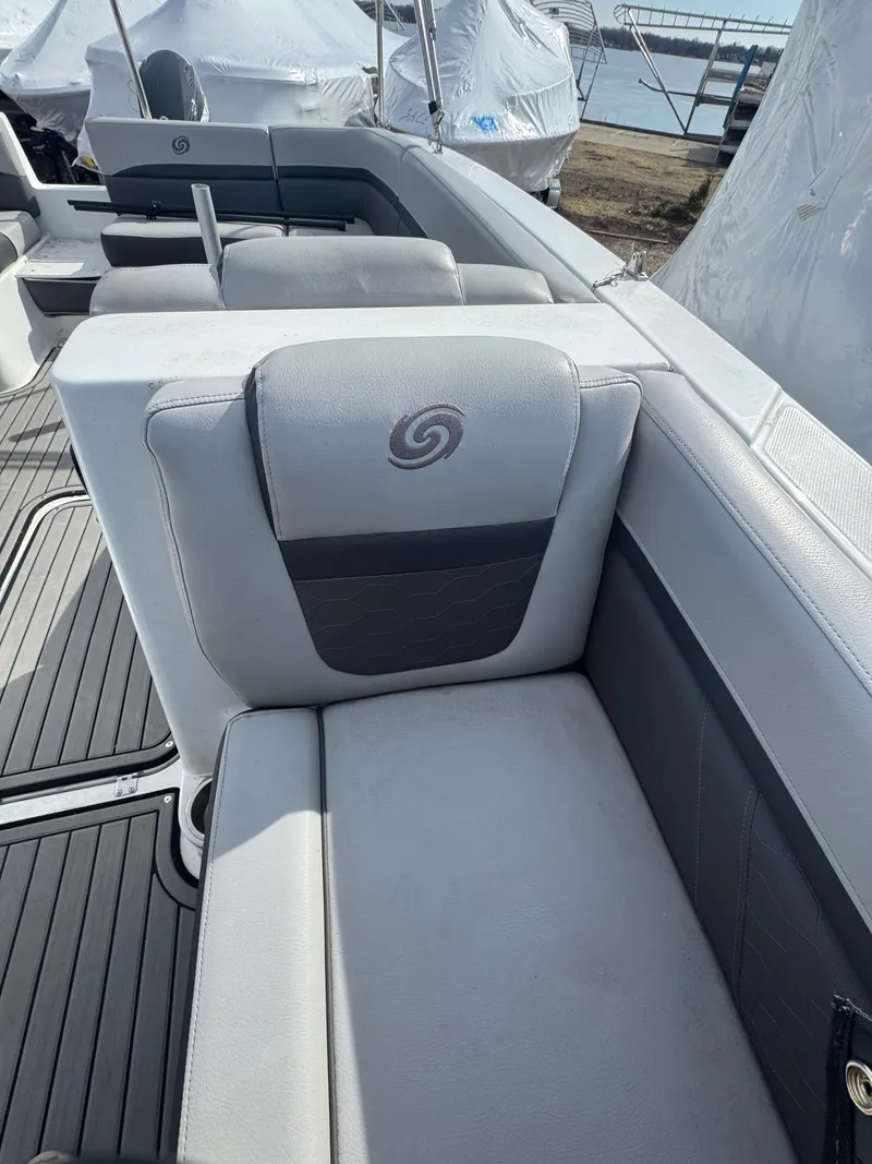 Slide: The Image of Hurricane SunDeck Sport 192 RLOB 2018 - 7
