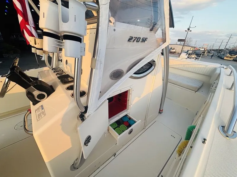 Slide: The Image of World Cat 270 SF 2007 - 24