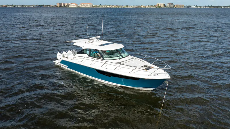 Slide: The Image of Tiara 43 LE 2021 - 21