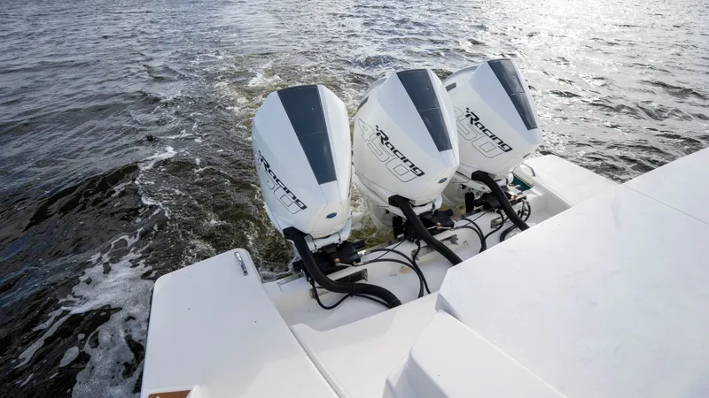 Slide: The Image of Tiara 43 LE 2021 - 22