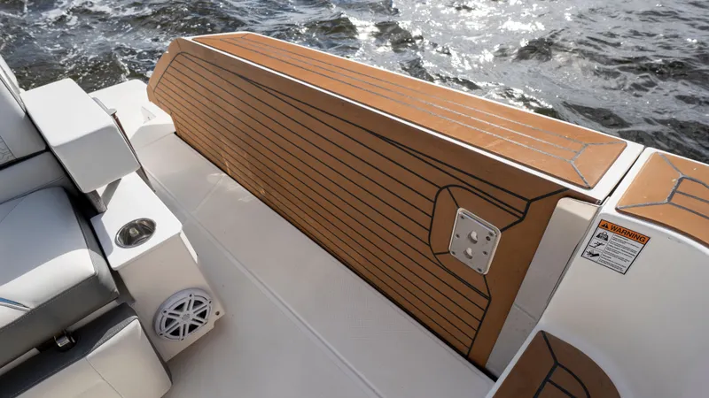 Slide: The Image of Tiara 43 LE 2021 - 23