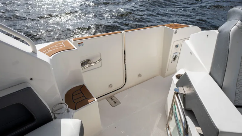 Slide: The Image of Tiara 43 LE 2021 - 36