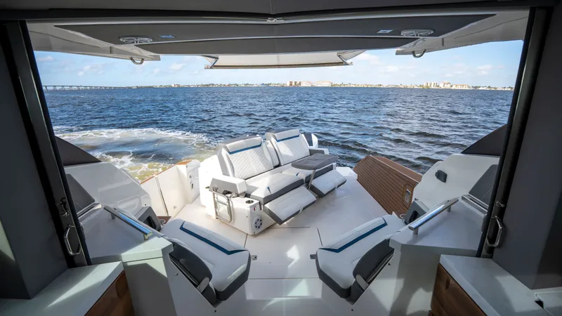 Slide: The Image of Tiara 43 LE 2021 - 37