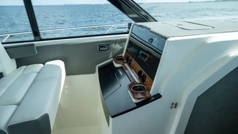 Slide: The Image of Tiara 43 LE 2021 - 46