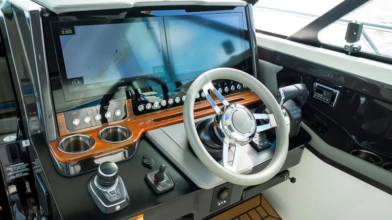 Slide: The Image of Tiara 43 LE 2021 - 50