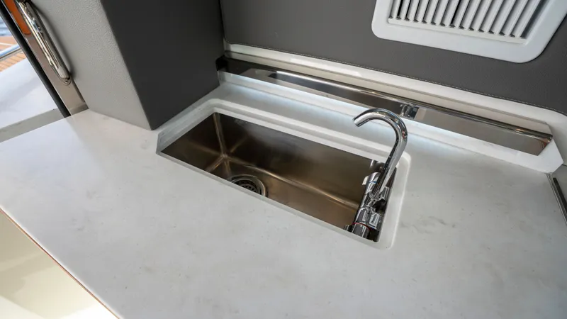 Slide: The Image of Tiara 43 LE 2021 - 59