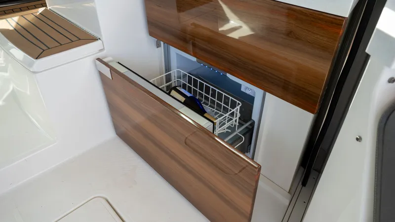 Slide: The Image of Tiara 43 LE 2021 - 62