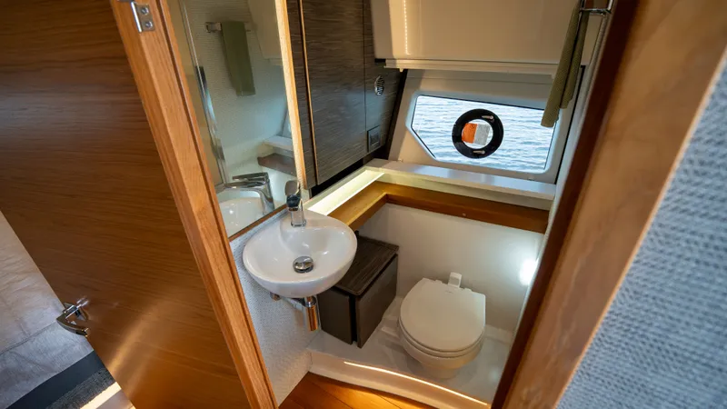 Slide: The Image of Tiara 43 LE 2021 - 67