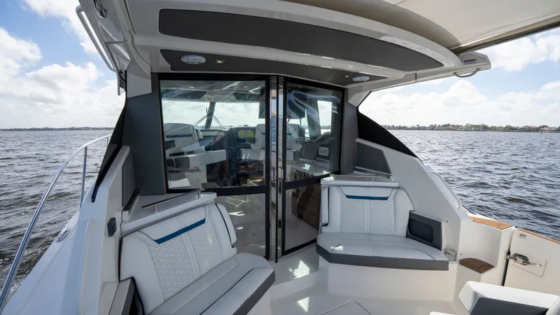 Slide: The Image of Tiara 43 LE 2021 - 69