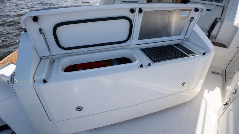 Slide: The Image of Tiara 43 LE 2021 - 71