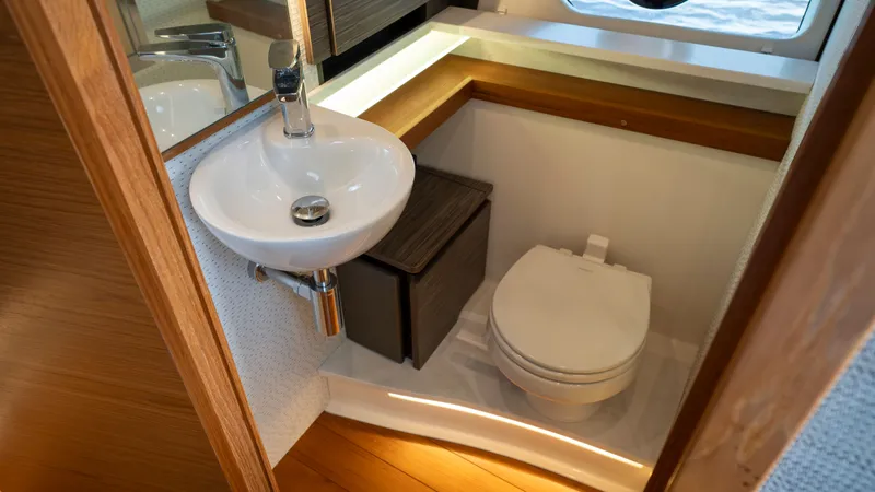 Slide: The Image of Tiara 43 LE 2021 - 72