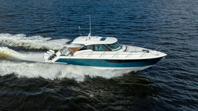 Slide: The Image of Tiara 43 LE 2021 - 75