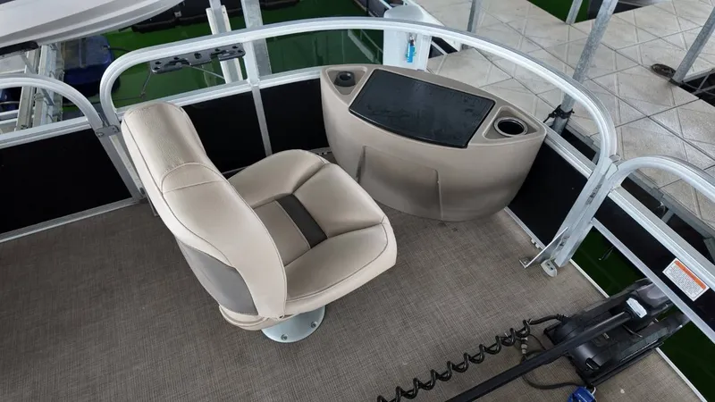 Slide: The Image of Sun Tracker Fishing Barge 22 2022 - 11