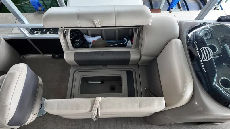 Slide: The Image of Sun Tracker Fishing Barge 22 2022 - 17