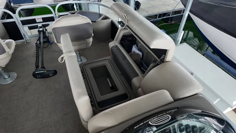 Slide: The Image of Sun Tracker Fishing Barge 22 2022 - 18