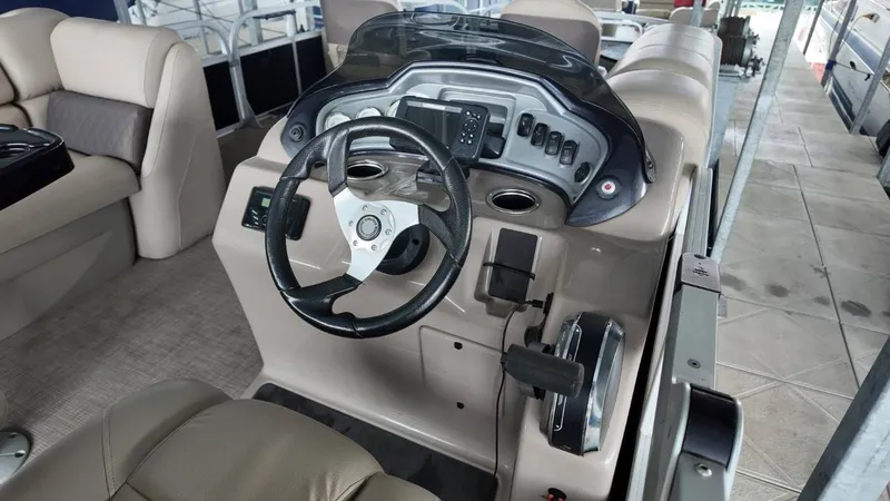 Slide: The Image of Sun Tracker Fishing Barge 22 2022 - 29