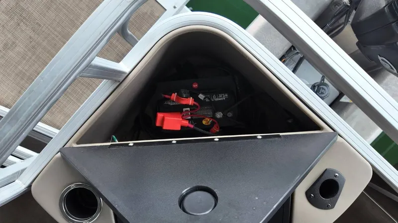 Slide: The Image of Sun Tracker Fishing Barge 22 2022 - 48