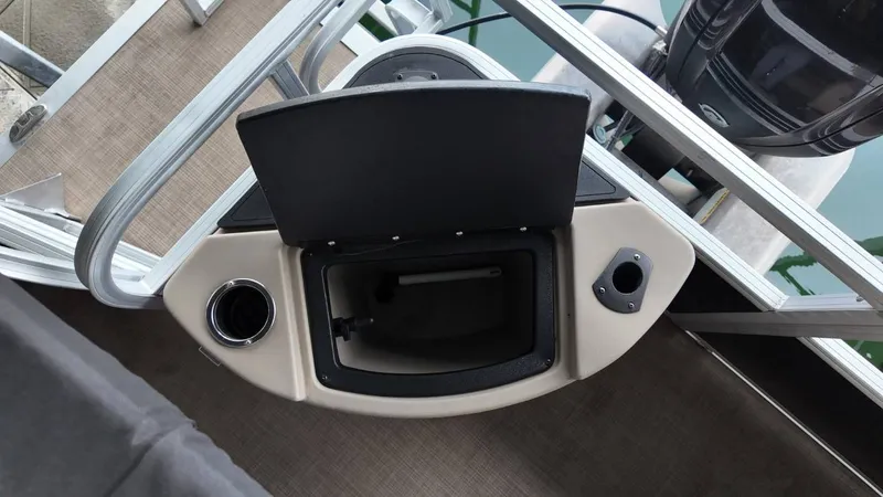 Slide: The Image of Sun Tracker Fishing Barge 22 2022 - 49