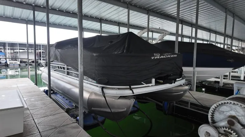 Slide: The Image of Sun Tracker Fishing Barge 22 2022 - 57